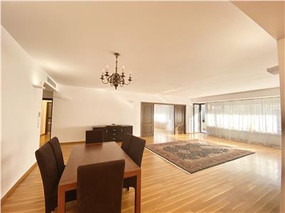 Spacious apartment/Exclusive area/2 parking/